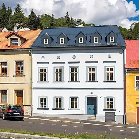 Aparthotel Stříbrná Liška 3*